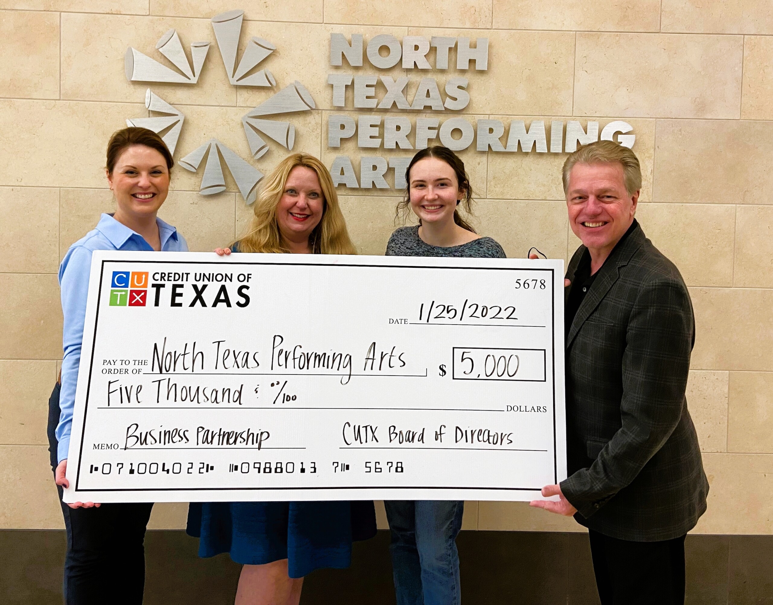 Patricia Gregory, Darrell Rodenbaugh, and members of Credit Union of Texas create partnership