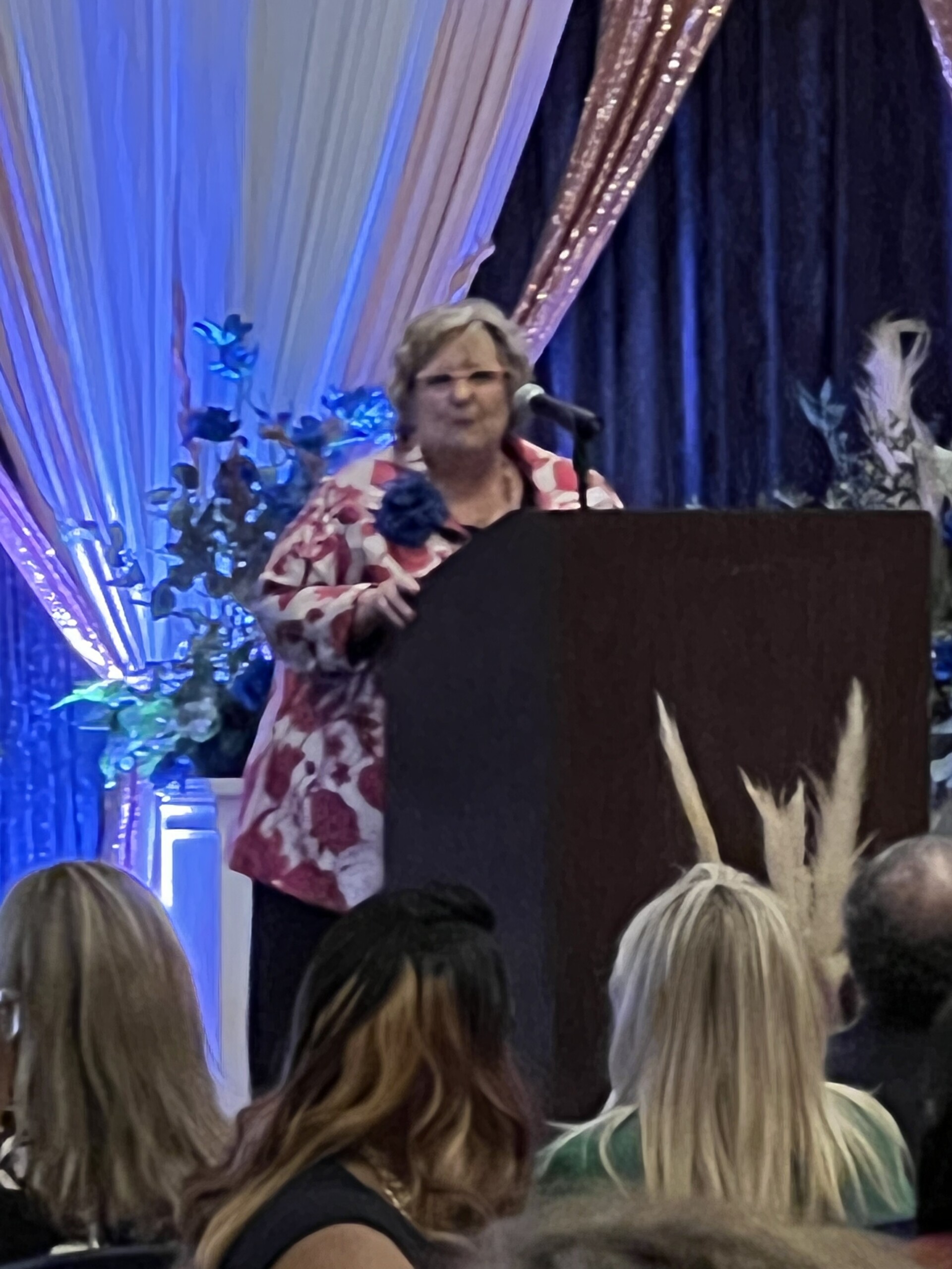 Sara Egelston Akers receives 2022 Junior League of Collin County Women of Influence Legacy Award