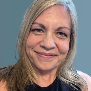Teddi Martin headshot